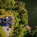 Luxury Historic With Private Coastline וילה ברגן