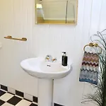 Luxury Historic With Private Coastline וילה