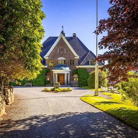 Luxury Historic Villa With Private Coastline 빌라 *