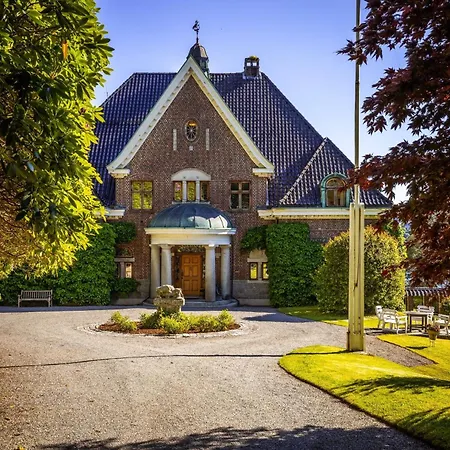 Luxury Historic With Private Coastline