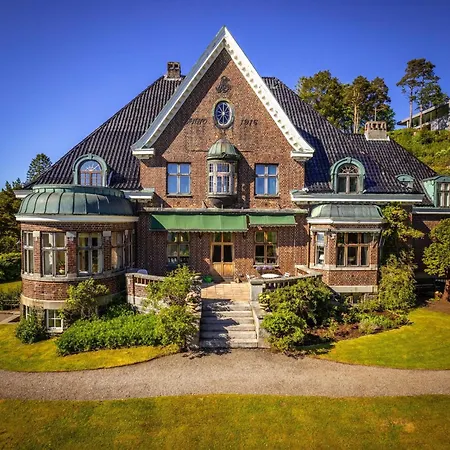 Luxury Historic With Private Coastline