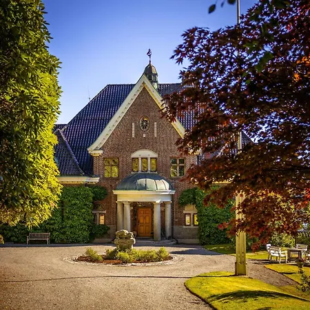 Unique Victorian With Private Coastline Villa *
