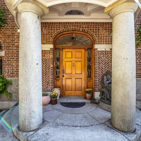 Luxury Historic With Private Coastline *