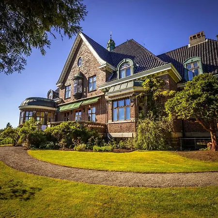 Unique Victorian With Private Coastline Villa Bergen