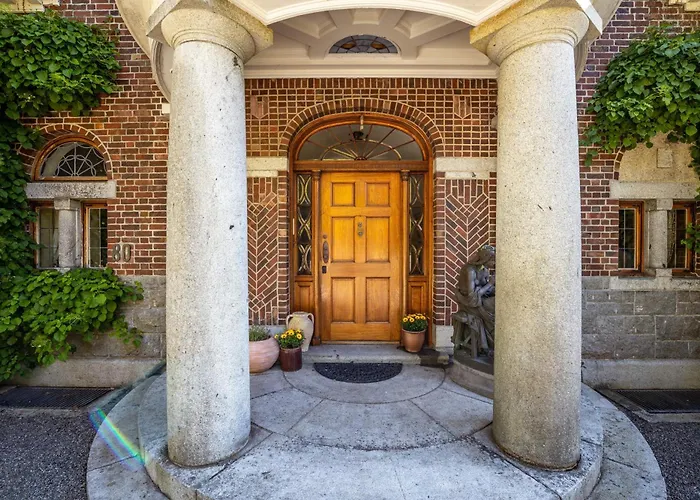 Luxury Historic With Private Coastline *