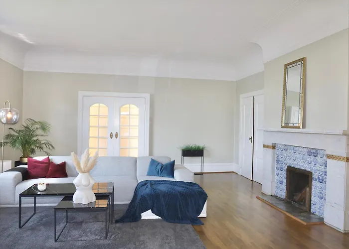 Luxury Historic With Private Coastline *